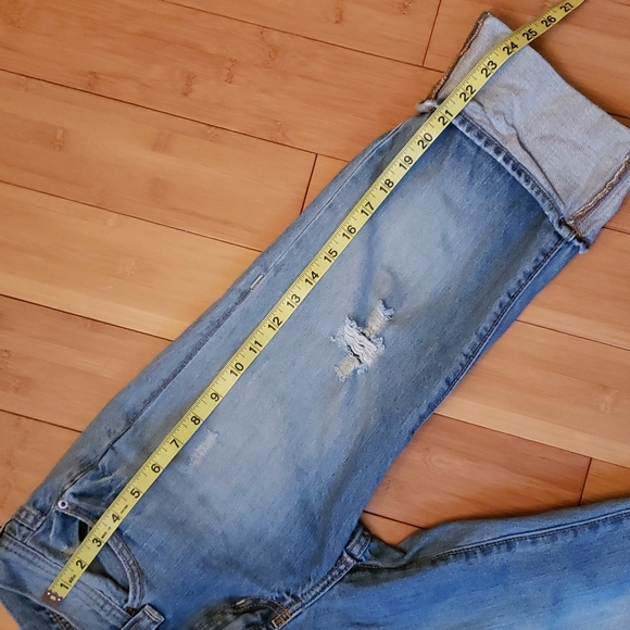 Old NAVY- distressed shorts - Picture 10 of 14